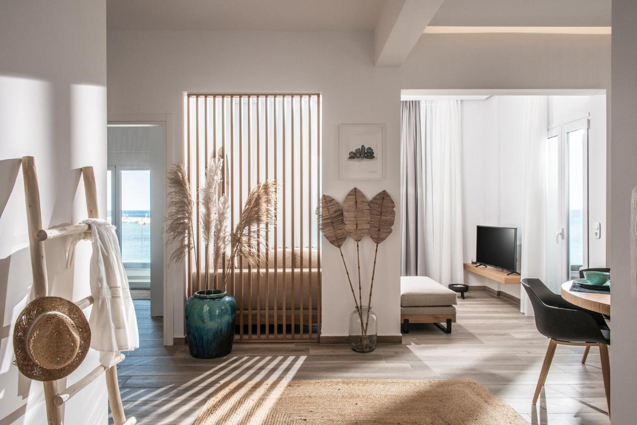 Khroma Luxury Suite 1 Beach Front Apartment Херсонисос Екстериор снимка