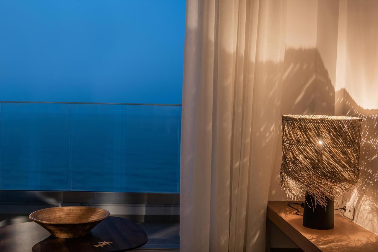 Khroma Luxury Suite 1 Beach Front Apartment Херсонисос Екстериор снимка