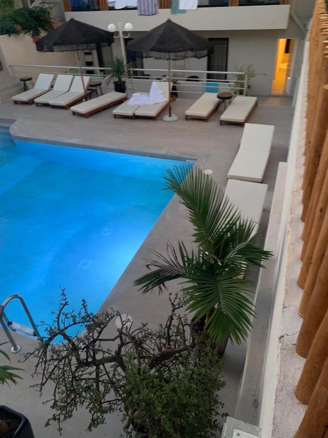 Khroma Luxury Suite 1 Beach Front Apartment Херсонисос Екстериор снимка
