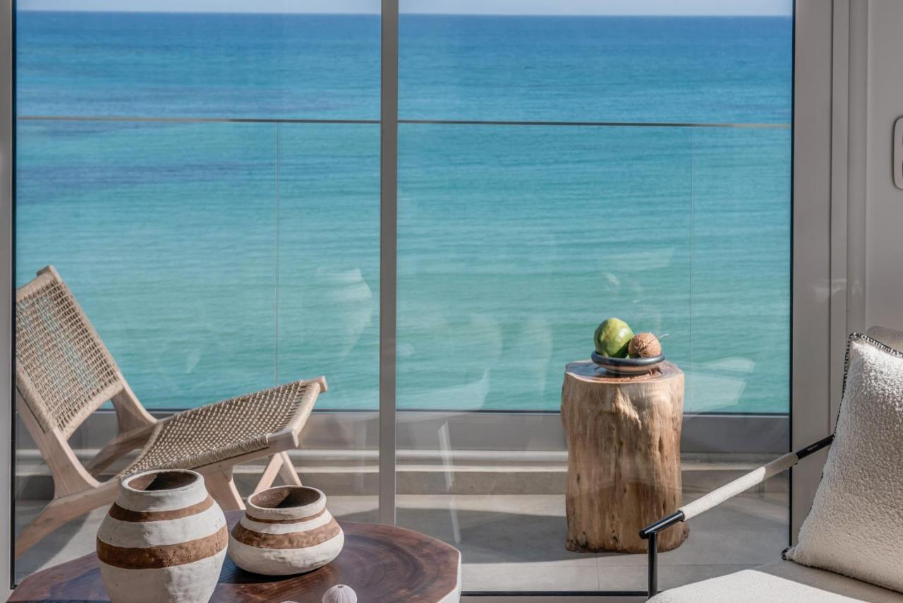 Khroma Luxury Suite 1 Beach Front Apartment Херсонисос Екстериор снимка