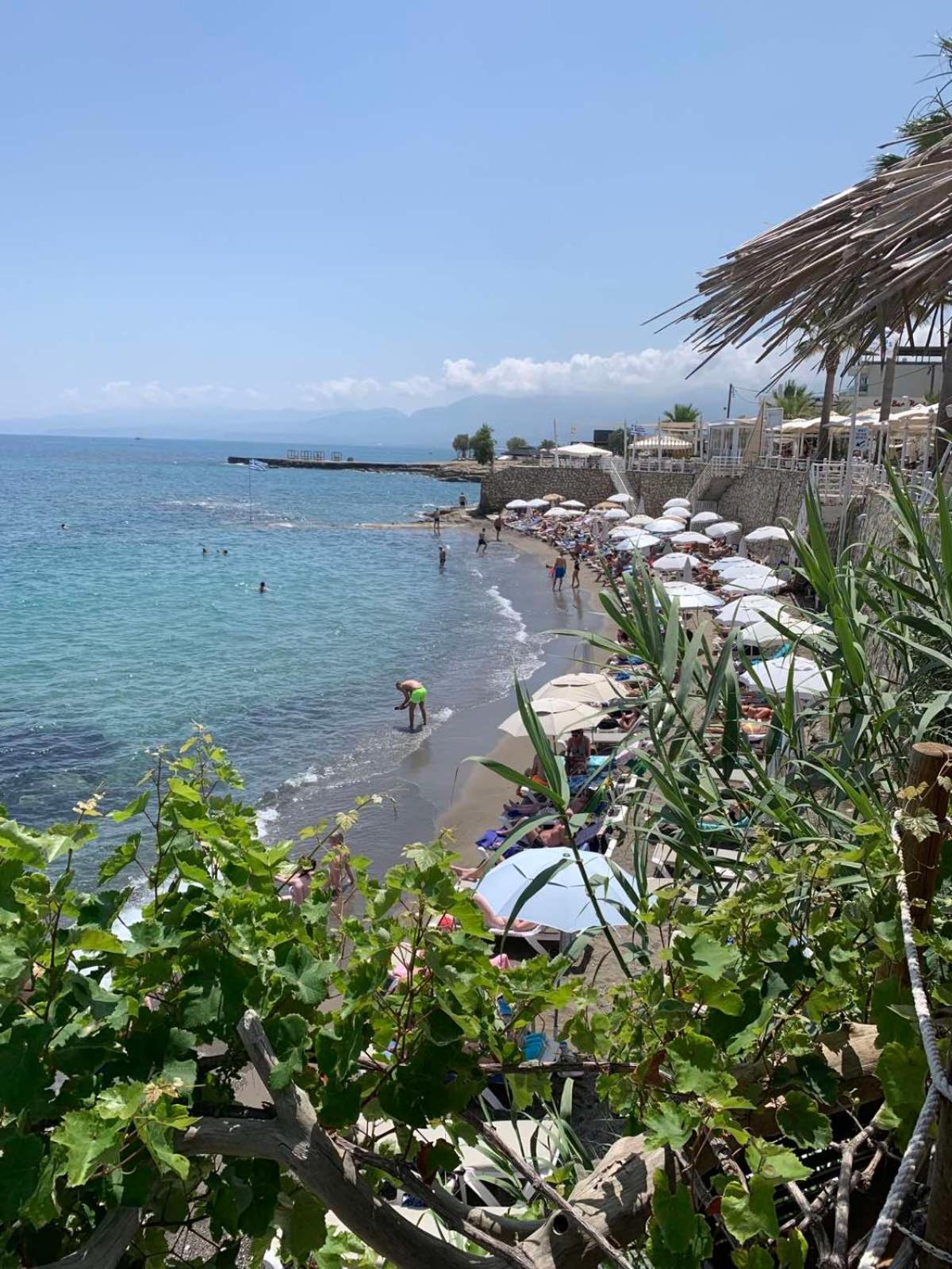 Khroma Luxury Suite 1 Beach Front Apartment Херсонисос Екстериор снимка