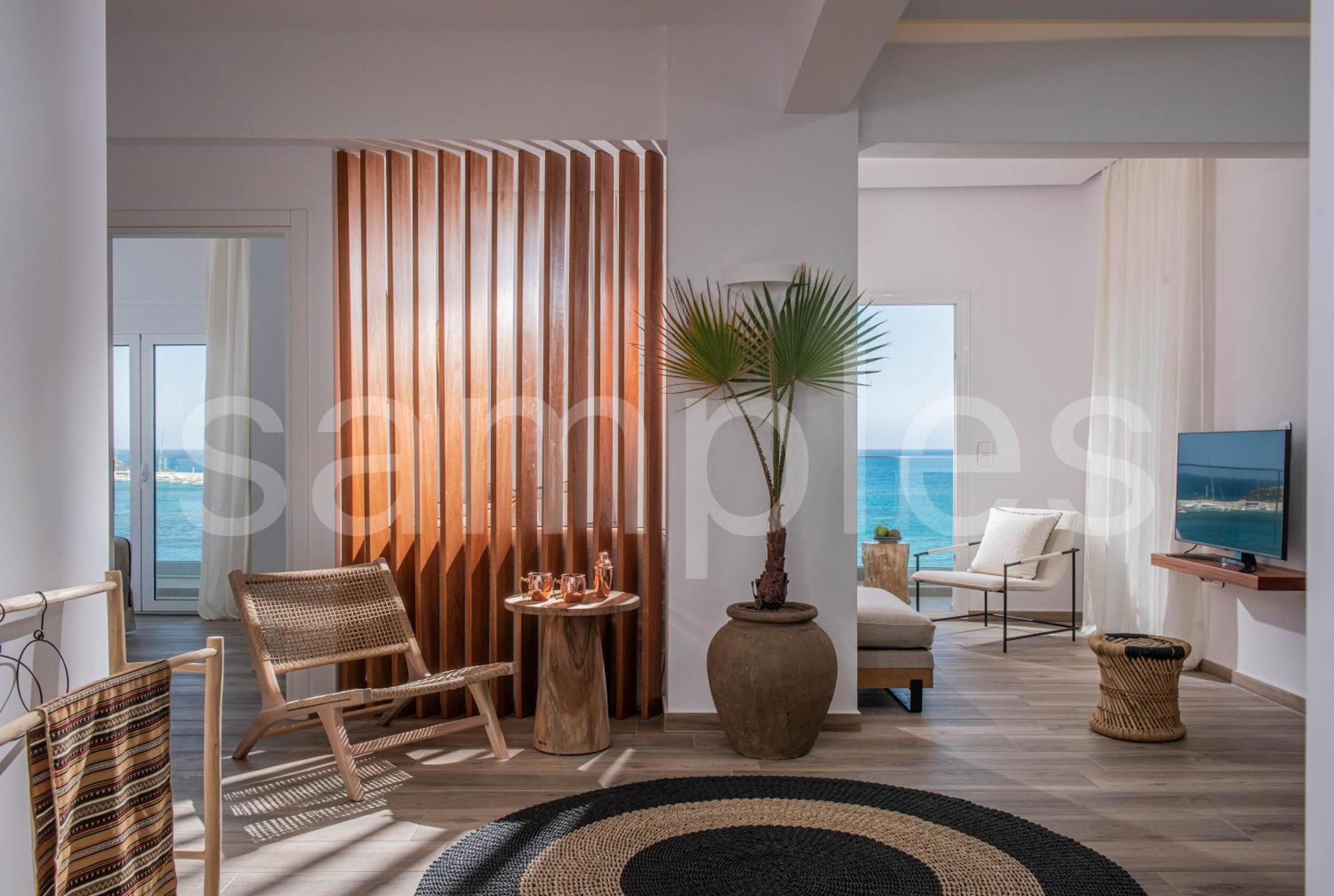 Khroma Luxury Suite 1 Beach Front Apartment Херсонисос Екстериор снимка